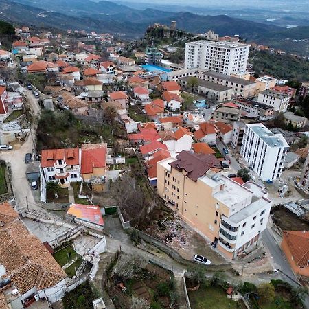 Vila Taga Guesthouse Krujë Exterior foto